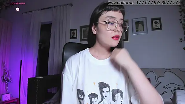 Snapshot of Conlosmichis chatting on 03-01-25, 02:48 Conlosmichis online show from 03-01-25, 02:48