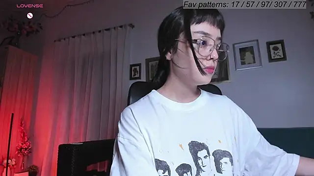 Snapshot of Conlosmichis chatting on 03-11-25, 11:15 Conlosmichis online show from 03-11-25, 11:15