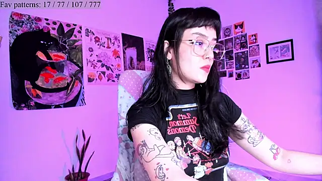 Snapshot of Conlosmichis chatting on 10-04-25, 10:52 Conlosmichis online show from 10-04-25, 10:52