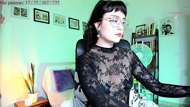 Snapshot of Conlosmichis chatting on 10-11-25, 11:03 Conlosmichis online show from 10-11-25, 11:03