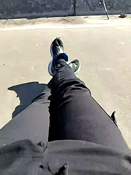 Snapshot of Bemgalado chatting on 02-25-25, 02:44 Bemgalado online show from 02-25-25, 02:44