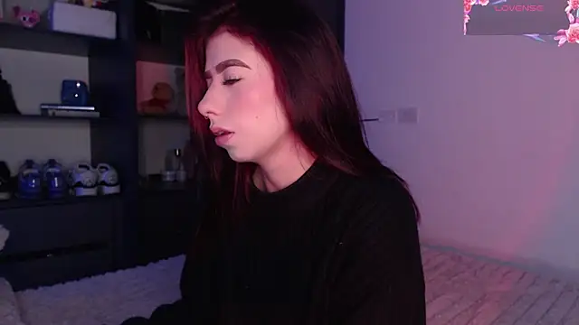 Snapshot of Your_rosalie chatting on 10-31-25, 04:46 Your rosalie online show from 10-31-25, 04:46