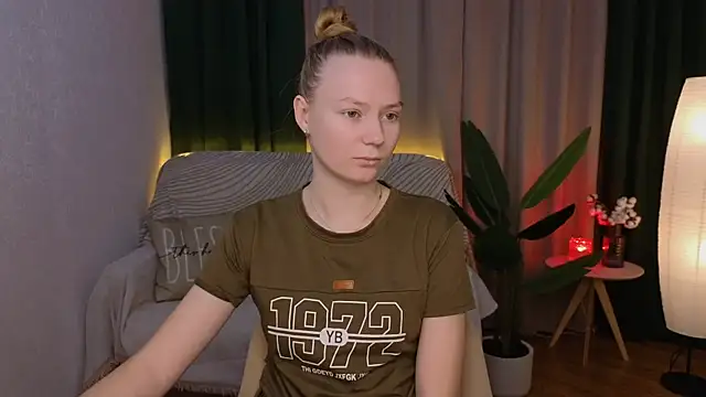 CarolynCohen   online show from 12-06-24, 01:51