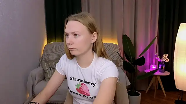 CarolynCohen   online show from 12-08-24, 01:56