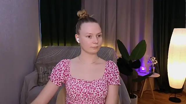 CarolynCohen   online show from 03-04-25, 08:24