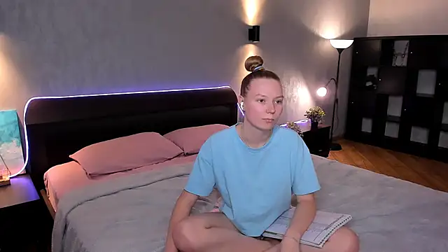 CarolynCohen   online show from 03-16-25, 08:10