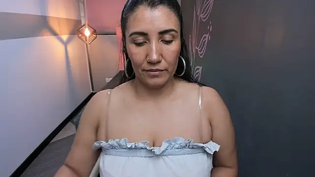 Snapshot of GiaFox_ chatting on 03-18-25, 03:31 GiaFox online show from 03-18-25, 03:31