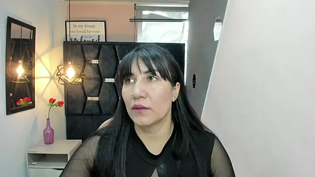 Snapshot of GiaFox_ chatting on 11-26-25, 01:23 GiaFox online show from 11-26-25, 01:23