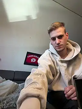 Cookieboy88 online show from 04-08-26, 08:25