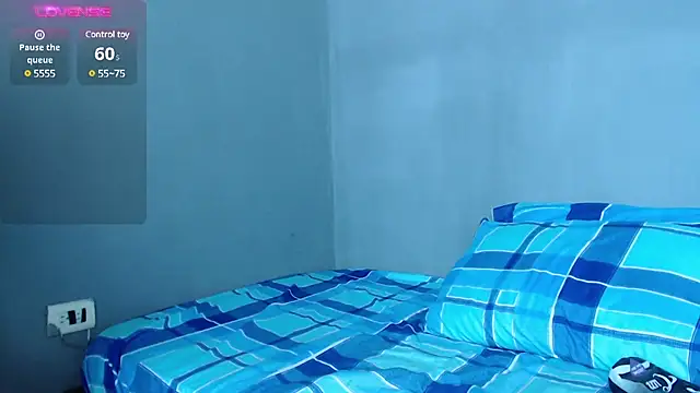 Snapshot of blue_violette_ chatting on 02-04-25, 04:50 blue violette online show from 02-04-25, 04:50