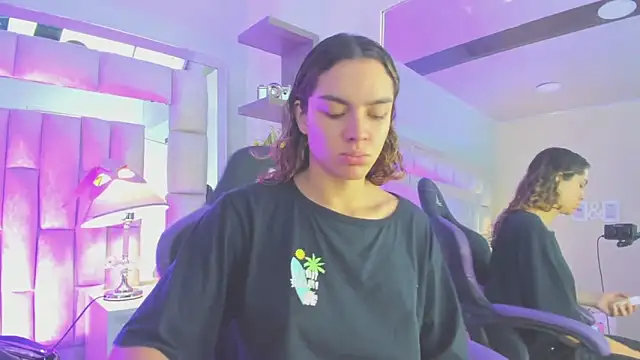 mariiahneedles online show from 05-24-26, 06:46