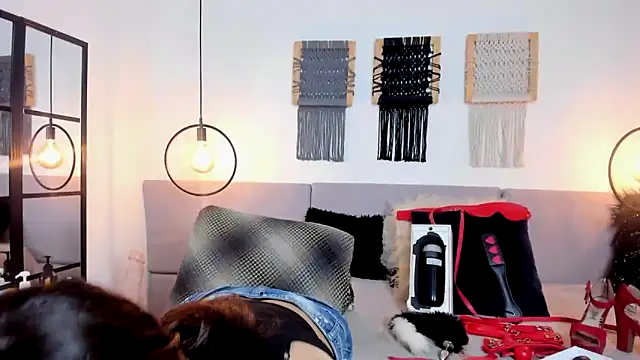 Snapshot of Sweet_camille chatting on 01-23-25, 02:33 Sweet camille online show from 01-23-25, 02:33