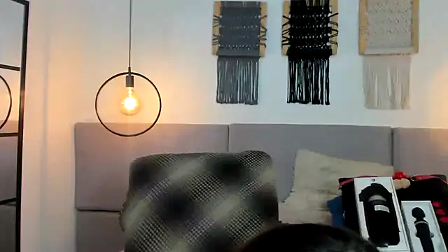 Snapshot of Sweet_camille chatting on 01-27-25, 02:31 Sweet camille online show from 01-27-25, 02:31