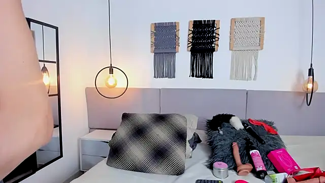 Snapshot of Sweet_camille chatting on 09-16-25, 02:23 Sweet camille online show from 09-16-25, 02:23