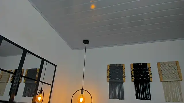 Snapshot of Sweet_camille chatting on 10-11-25, 02:22 Sweet camille online show from 10-11-25, 02:22