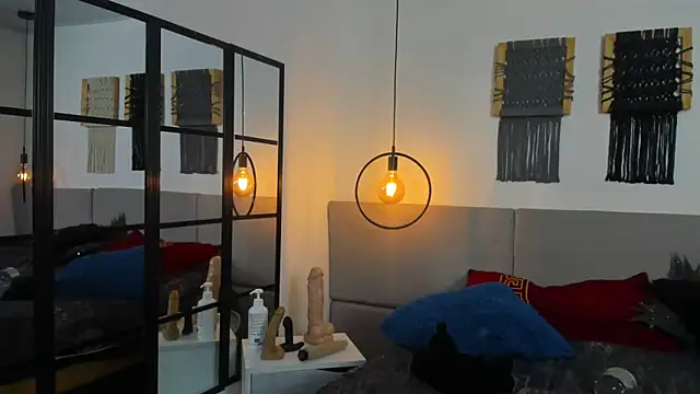 Snapshot of Sweet_camille chatting on 10-16-25, 02:34 Sweet camille online show from 10-16-25, 02:34