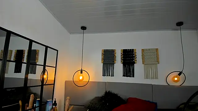 Snapshot of Sweet_camille chatting on 11-15-25, 02:31 Sweet camille online show from 11-15-25, 02:31