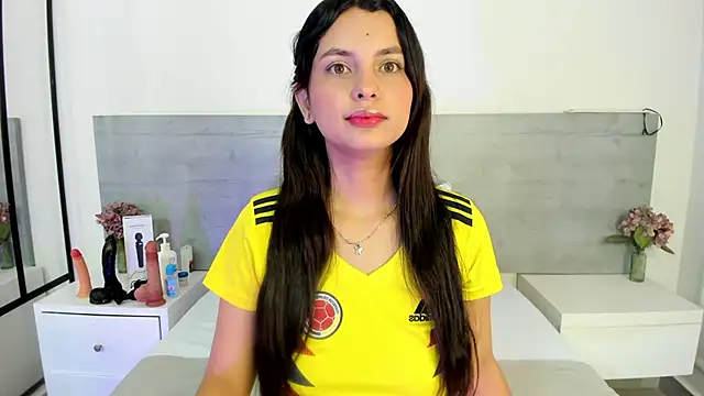 Snapshot of DulceColeman chatting on 06-17-26, 11:34 DulceColeman online show from 06-17-26, 11:34