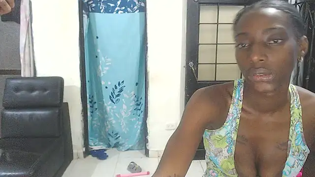 Snapshot of spicycouplex chatting on 02-19-25, 05:05 spicycouplex online show from 02-19-25, 05:05