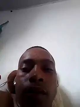 Snapshot of spicycouplex chatting on 10-19-25, 09:04 spicycouplex online show from 10-19-25, 09:04