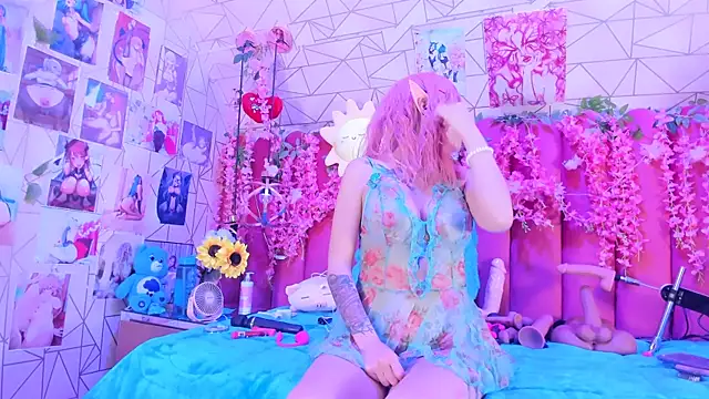 Snapshot of Alicebenett chatting on 02-10-26, 10:14 Alicebenett online show from 02-10-26, 10:14