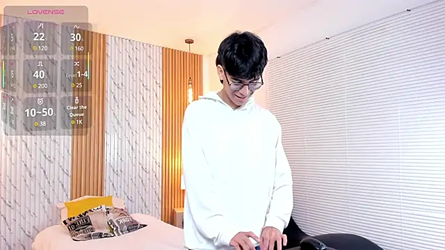 Snapshot of billie_jr chatting on 02-18-25, 11:55 billie jr online show from 02-18-25, 11:55