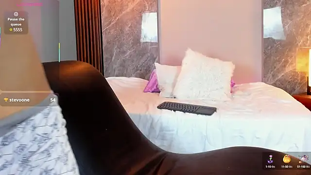 Snapshot of billie_jr chatting on 03-18-25, 03:53 billie jr online show from 03-18-25, 03:53