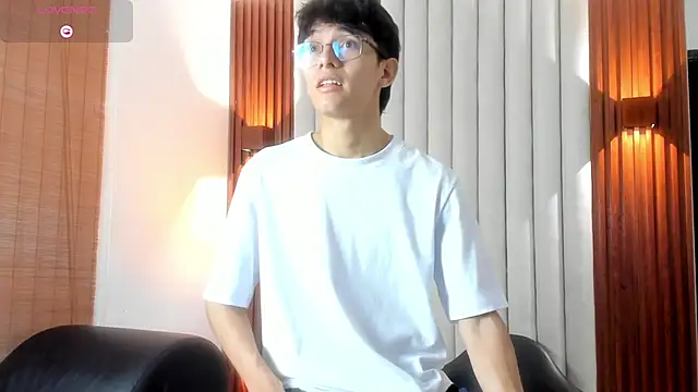 Snapshot of billie_jr chatting on 09-25-25, 03:54 billie jr online show from 09-25-25, 03:54