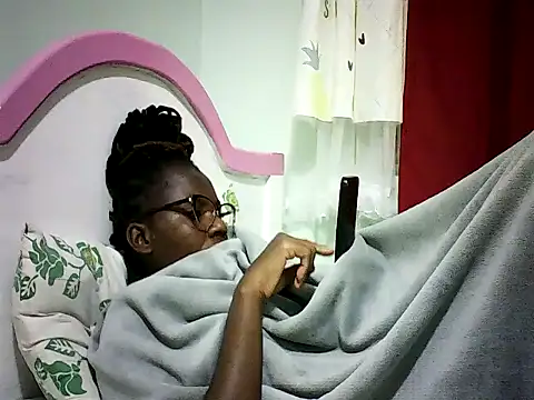 Snapshot of Pierra77 chatting on 05-16-26, 10:36 Pierra77 online show from 05-16-26, 10:36