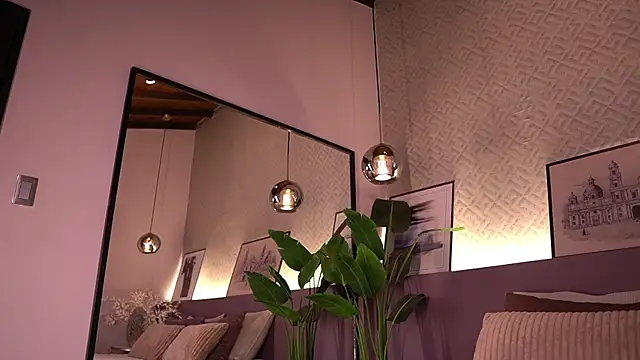 Snapshot of IzzyWild chatting on 07-15-26, 11:48 IzzyWild online show from 07-15-26, 11:48