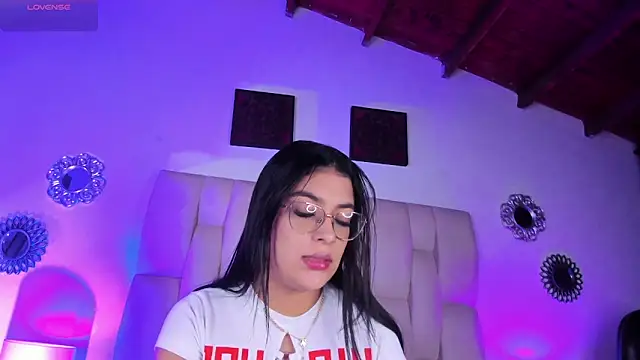 Snapshot of Bianca_zaens2 chatting on 01-08-25, 11:54 Bianca zaens2 online show from 01-08-25, 11:54