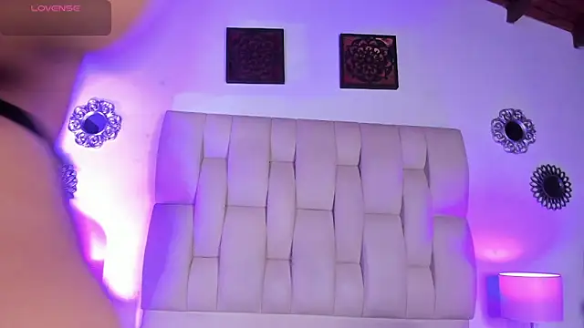 Snapshot of Bianca_zaens2 chatting on 01-21-25, 12:07 Bianca zaens2 online show from 01-21-25, 12:07