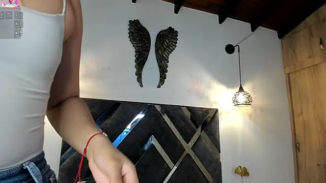 Snapshot of Bianca_zaens2 chatting on 12-22-25, 11:07 Bianca zaens2 online show from 12-22-25, 11:07