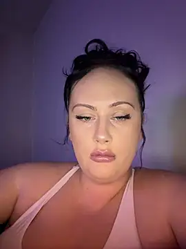 Snapshot of CurvyQueen2023 chatting on 03-30-26, 06:53 CurvyQueen2023 online show from 03-30-26, 06:53