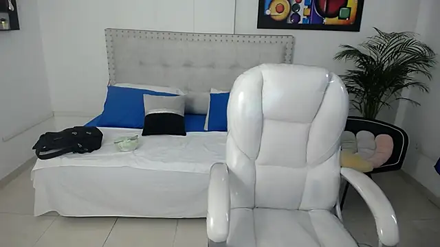 Snapshot of Chiqui_milk_ chatting on 02-05-25, 07:20 Chiqui milk online show from 02-05-25, 07:20