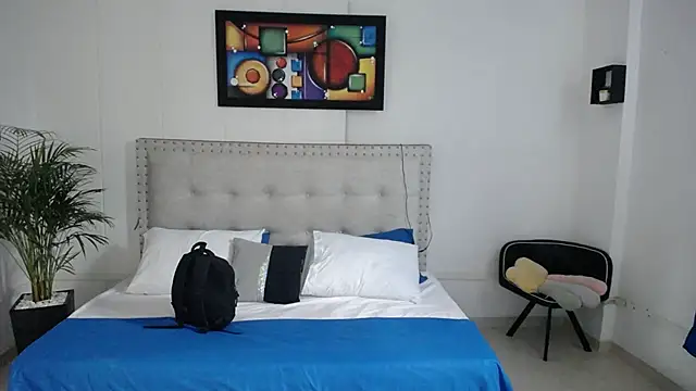 Snapshot of Chiqui_milk_ chatting on 02-10-25, 07:07 Chiqui milk online show from 02-10-25, 07:07