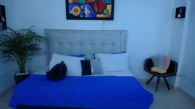 Snapshot of Chiqui_milk_ chatting on 02-14-25, 07:23 Chiqui milk online show from 02-14-25, 07:23