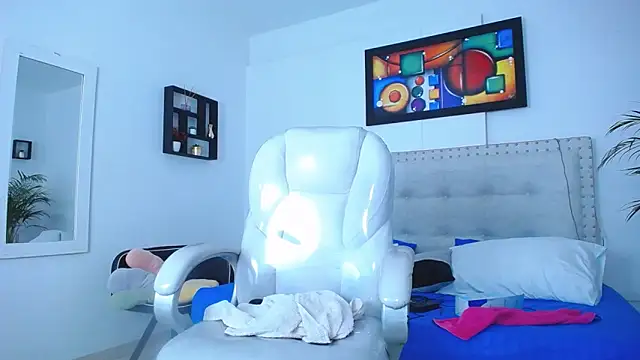 Snapshot of Chiqui_milk_ chatting on 03-01-25, 07:04 Chiqui milk online show from 03-01-25, 07:04