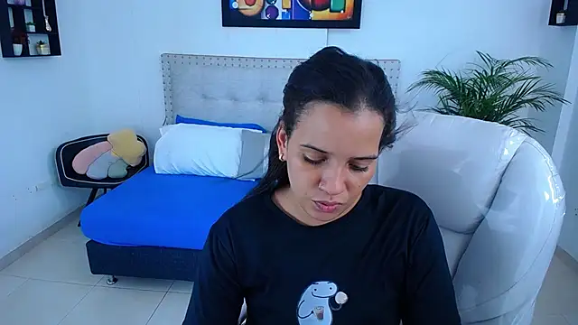 Snapshot of Chiqui_milk_ chatting on 03-03-25, 07:28 Chiqui milk online show from 03-03-25, 07:28