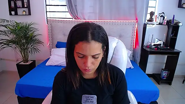 Snapshot of Chiqui_milk_ chatting on 03-12-25, 07:49 Chiqui milk online show from 03-12-25, 07:49