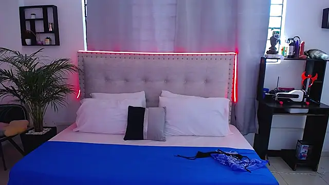 Snapshot of Chiqui_milk_ chatting on 03-19-25, 07:27 Chiqui milk online show from 03-19-25, 07:27