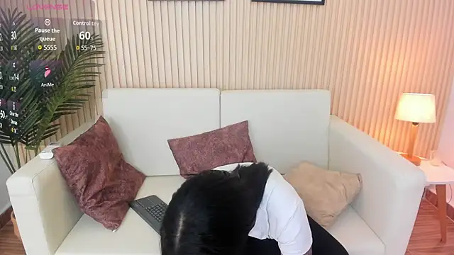 Snapshot of Chiqui_milk_ chatting on 10-09-25, 07:12 Chiqui milk online show from 10-09-25, 07:12