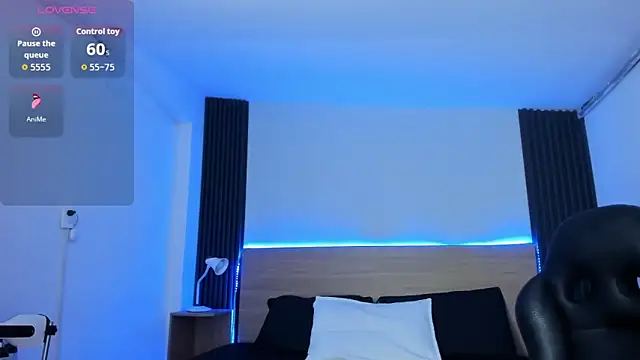 Snapshot of Chiqui_milk_ chatting on 10-13-25, 06:52 Chiqui milk online show from 10-13-25, 06:52