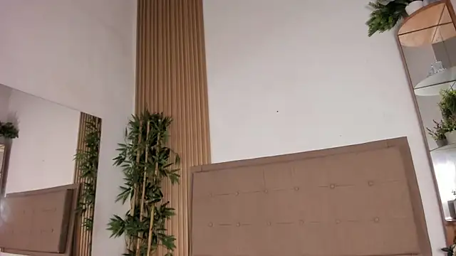 Snapshot of Natasha__Sccott chatting on 03-05-25, 02:25 Natasha Sccott online show from 03-05-25, 02:25