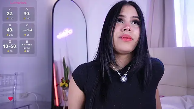 Snapshot of Natasha__Sccott chatting on 11-10-25, 07:13 Natasha Sccott online show from 11-10-25, 07:13