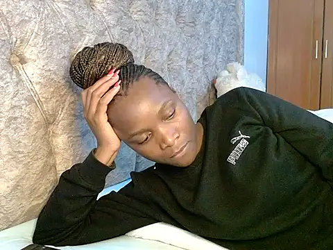 Naughty Girl17 online show from 12-15-25, 05:23