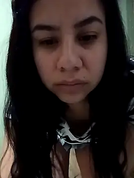 Snapshot of Michellluxo chatting on 02-14-26, 12:57 Michellluxo online show from 02-14-26, 12:57