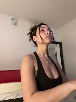 Snapshot of Hips_hannah chatting on 03-12-25, 08:31 Hips hannah online show from 03-12-25, 08:31