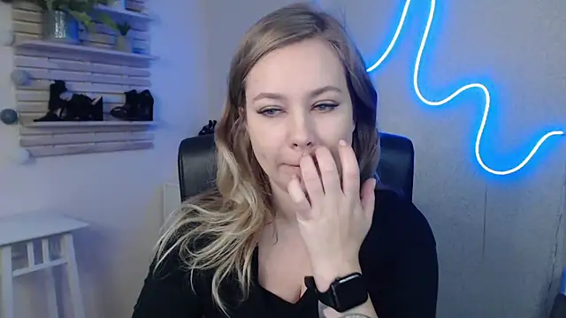 holly xglam online show from 01-02-25, 06:18