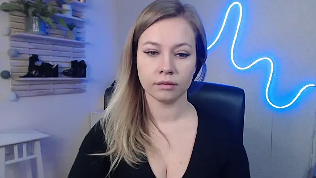 holly xglam online show from 01-03-25, 06:33